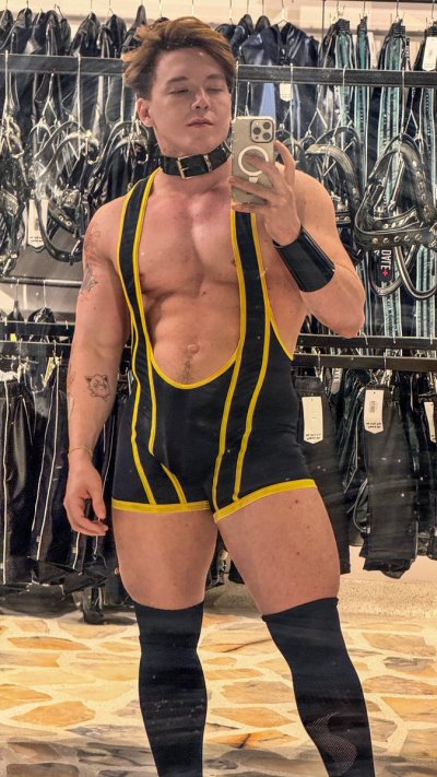 Watch Archie Bogota's leaked NSFW photo on TwXstars