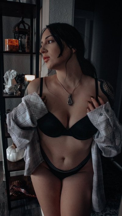 Watch Hannah Hedon's leaked NSFW photo on TwXstars