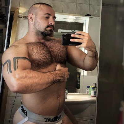 Watch Nik's leaked NSFW photo on TwXstars