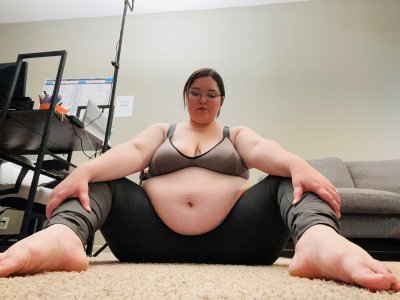 Watch Laura fatty's leaked NSFW photo on TwXstars