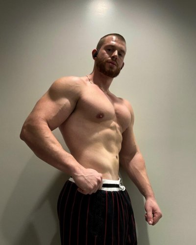 Watch ColtFitness's leaked NSFW photo on TwXstars