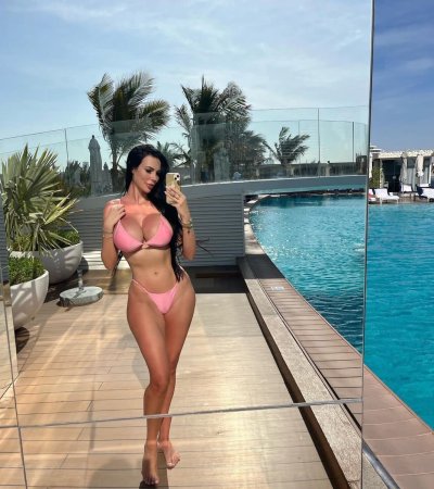 Watch Yvonne Bar's leaked NSFW photo on TwXstars