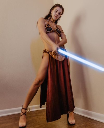 Watch Leah Gotti's leaked NSFW photo on TwXstars