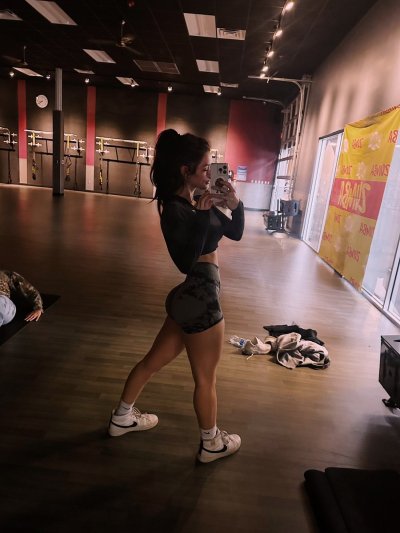 Watch harlee's leaked NSFW photo on TwXstars