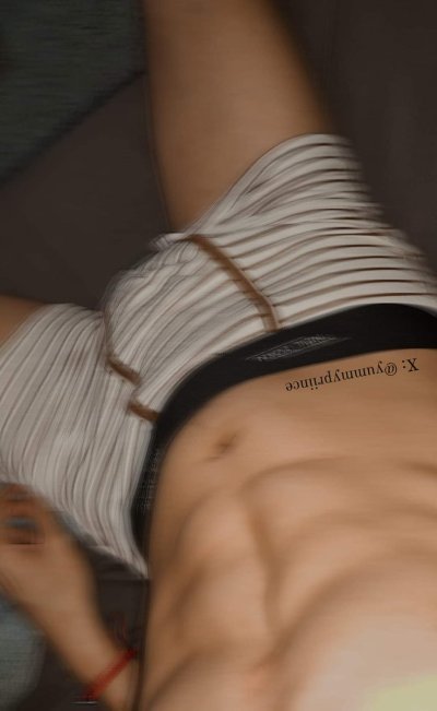 Watch ⚜️ YUMMY⚔️PRINCE ⚜️'s leaked NSFW photo on TwXstars