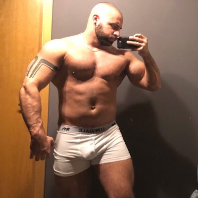 Watch Nik's leaked NSFW photo on TwXstars