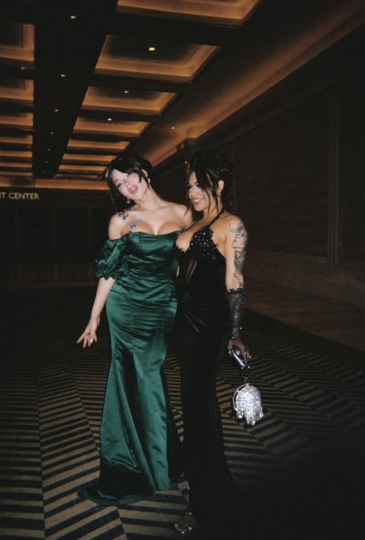 Watch Eva Maxim's leaked NSFW photo on TwXstars