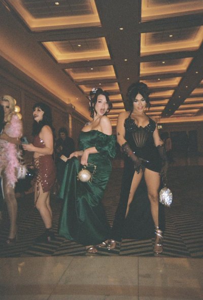 Watch Eva Maxim's leaked NSFW photo on TwXstars