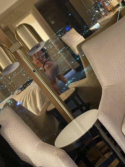 Watch SelmaSins's leaked NSFW photo on TwXstars