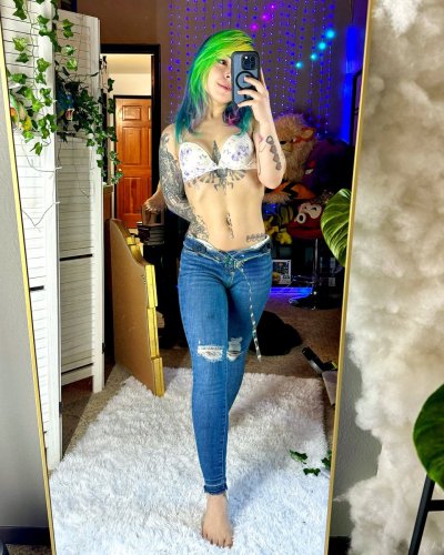 Watch lyssy's leaked NSFW photo on TwXstars