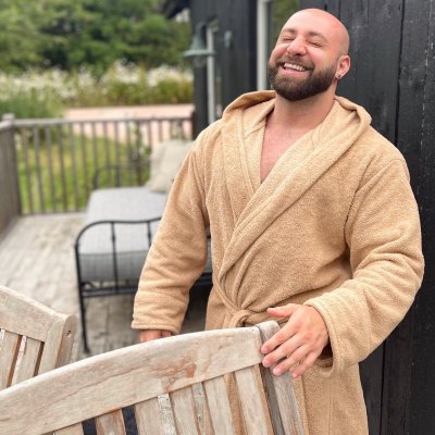 Watch Nik's leaked NSFW photo on TwXstars