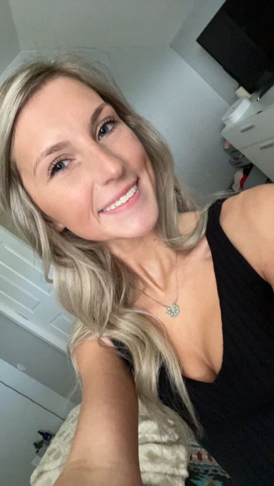 Watch kinlee 👸🏼's leaked NSFW photo on TwXstars