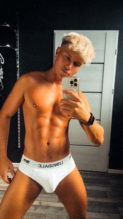 Watch Adam (-50% ONLYFANS)'s leaked NSFW photo on TwXstars