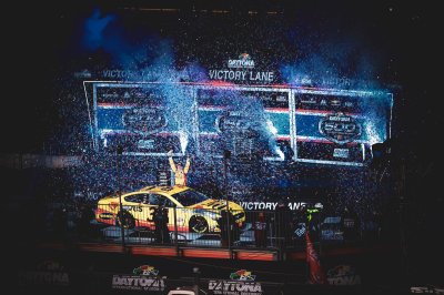 Watch Michael McDowell's leaked NSFW photo on TwXstars