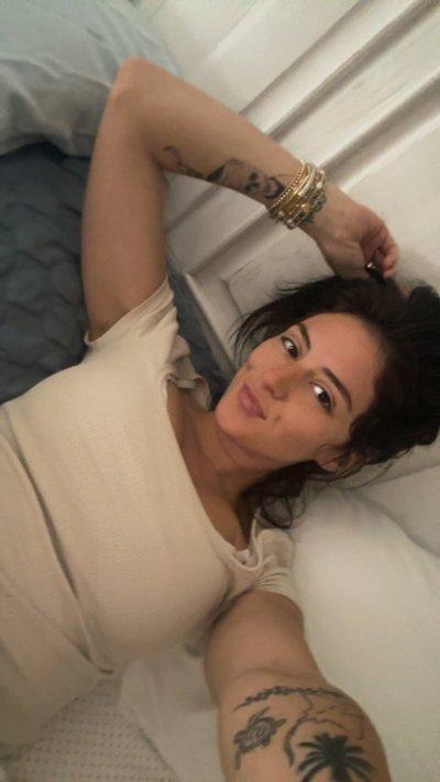 Watch harlee's leaked NSFW photo on TwXstars