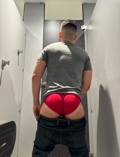 Watch Brian Nieh's leaked NSFW photo on TwXstars