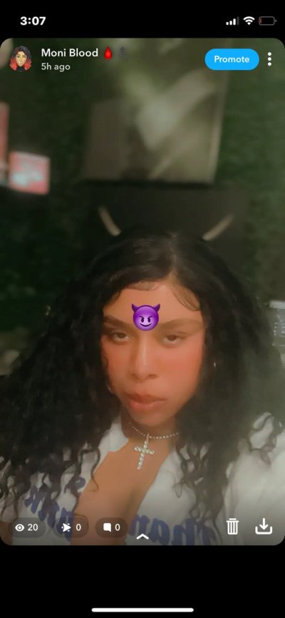 Watch ℳoni's leaked NSFW photo on TwXstars