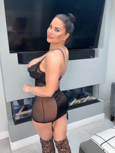 Watch 🔥Sophie_Lawson_xx🔥's leaked NSFW photo on TwXstars