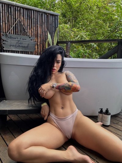 Watch 𝐊𝐀𝐓𝐓 𝐃𝐔𝐌𝐎𝐍𝐓's leaked NSFW photo on TwXstars