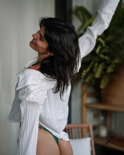 Watch Yael Cohen Aris's leaked NSFW photo on TwXstars