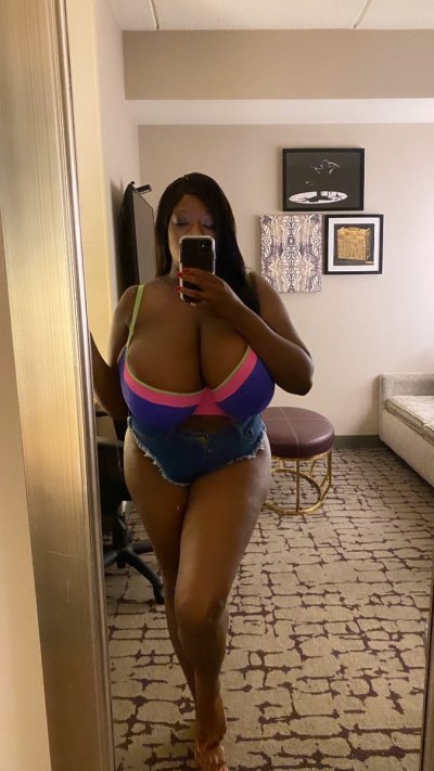 Watch Tyra Tinley 📍's leaked NSFW photo on TwXstars