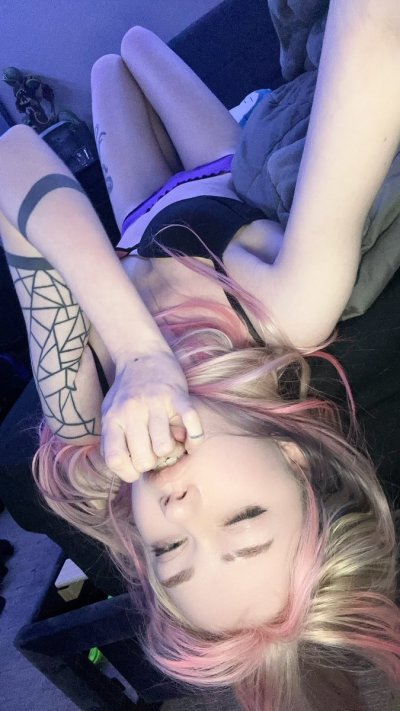 Watch Saekki's leaked NSFW photo on TwXstars