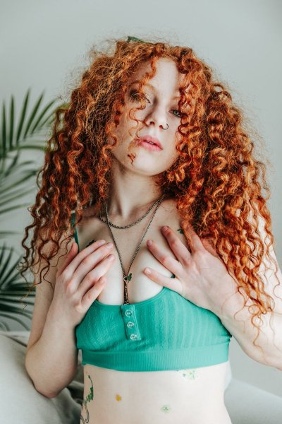 Watch Seven's leaked NSFW photo on TwXstars