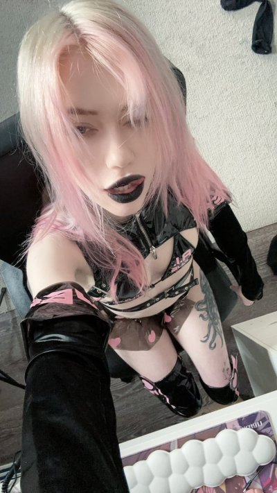 Watch Saekki's leaked NSFW photo on TwXstars