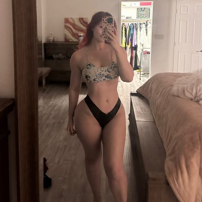 Watch Jenn's leaked NSFW photo on TwXstars