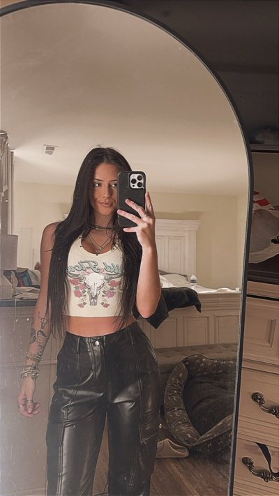 Watch harlee's leaked NSFW photo on TwXstars