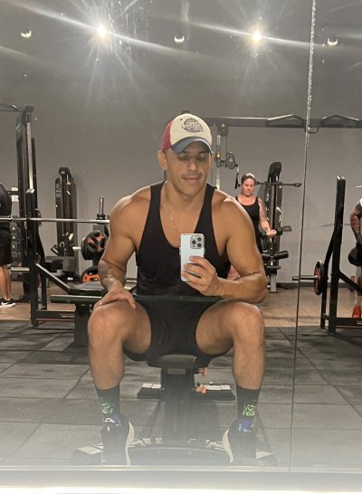 Watch Johnny Louis's leaked NSFW photo on TwXstars