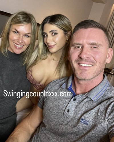 Watch SwingingCouple's leaked NSFW photo on TwXstars