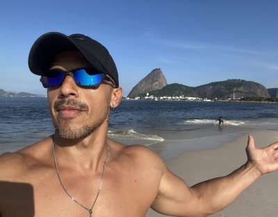 Watch Johnny Louis's leaked NSFW photo on TwXstars