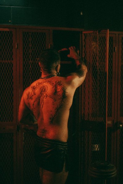 Watch Apollo Moon🏳️‍⚧️'s leaked NSFW photo on TwXstars