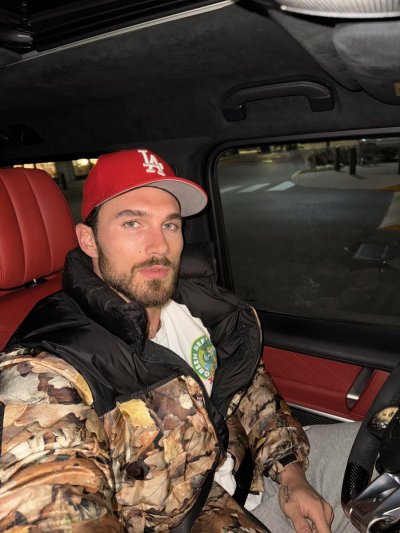 Watch michael ༄'s leaked NSFW photo on TwXstars