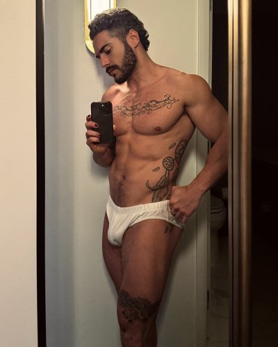 Watch Iggle Pringle's leaked NSFW photo on TwXstars