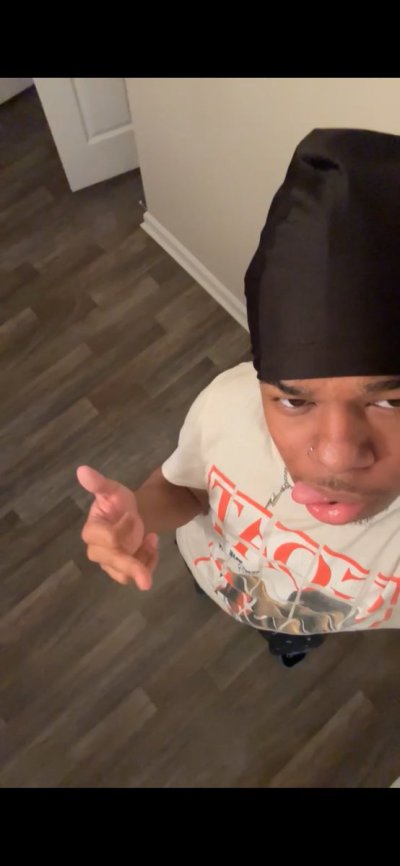 Watch 🔙Deontae🔜's leaked NSFW photo on TwXstars
