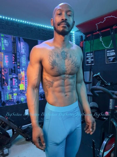 Watch BigSeitan Ⓥ's leaked NSFW photo on TwXstars