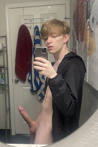 Watch Adam Reid's leaked NSFW photo on TwXstars