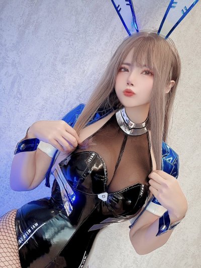 Watch 𓆟uri 𓆟's leaked NSFW photo on TwXstars