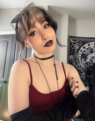 Watch huni 🍯's leaked NSFW photo on TwXstars