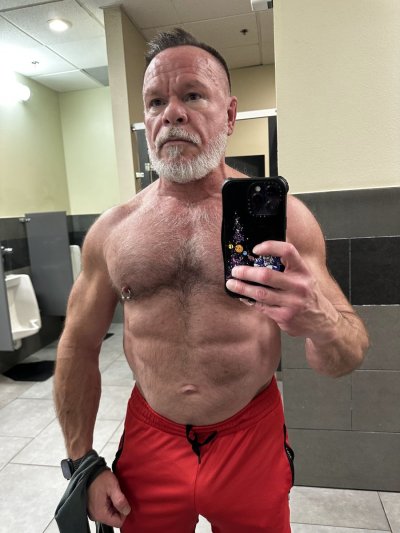 Watch Peter Axel's leaked NSFW photo on TwXstars