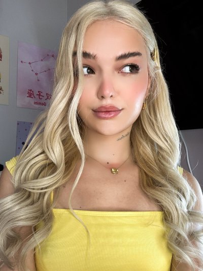 Watch Winnie Lovebelle 🦋's leaked NSFW photo on TwXstars