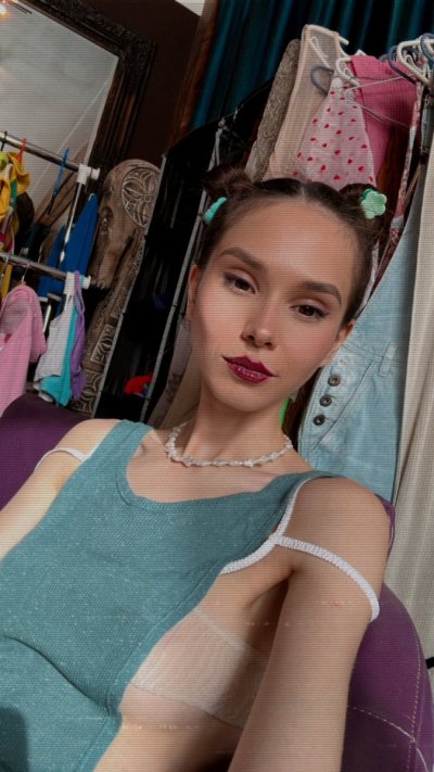 Watch Leona Mia's leaked NSFW photo on TwXstars