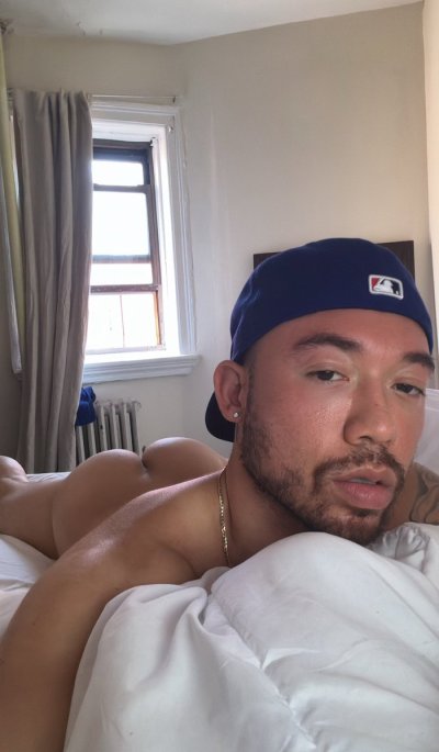 Watch Brian Nieh's leaked NSFW photo on TwXstars