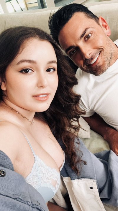 Watch Leana Lovings 💕's leaked NSFW photo on TwXstars