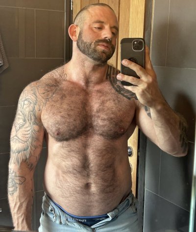 Watch Bull Barrett 🇬🇧💪🏻's leaked NSFW photo on TwXstars