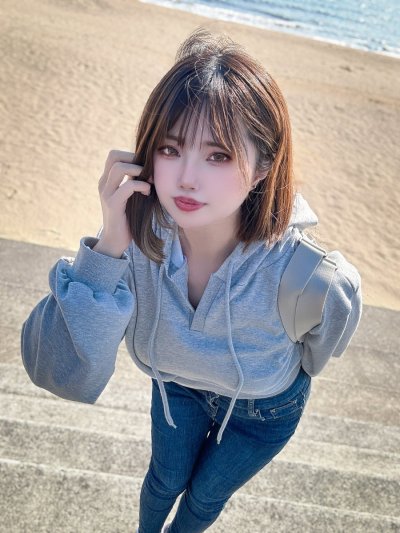 Watch 𓆟uri 𓆟's leaked NSFW photo on TwXstars