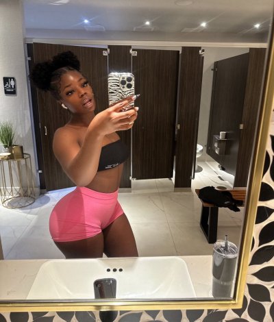 Watch m9ym9y's leaked NSFW photo on TwXstars