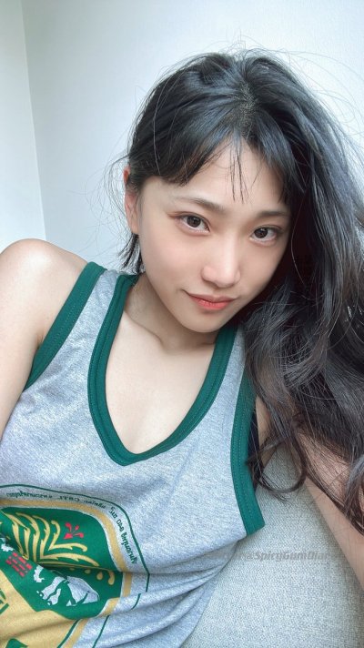 Watch SpicyGum✨'s leaked NSFW photo on TwXstars